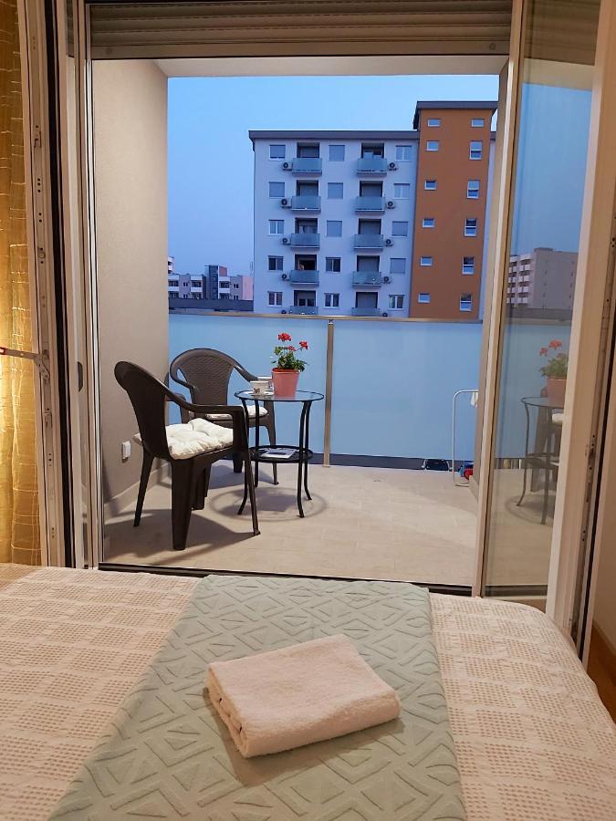 פודגוריצה Apartman Miss T מראה חיצוני תמונה