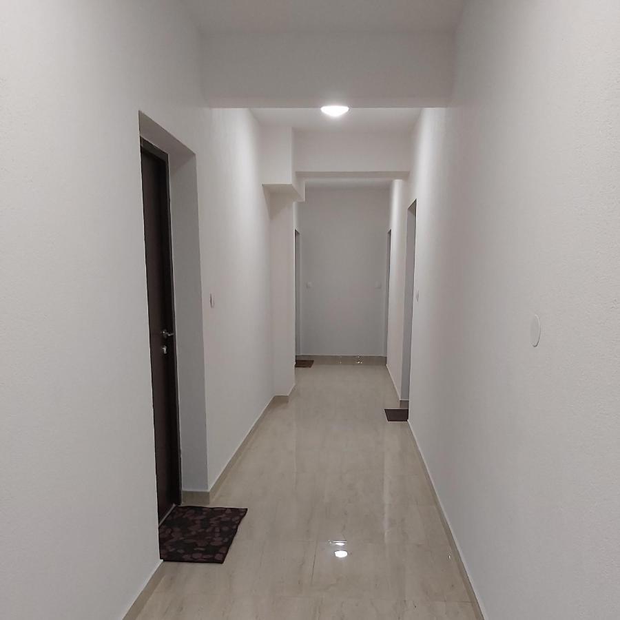 פודגוריצה Apartman Miss T מראה חיצוני תמונה